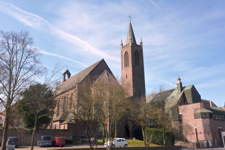 Christuskirche_(Mönchengladbach)_(1)